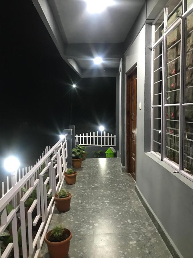 Living Roots Lodge Cserrapundzsi Kültér fotó